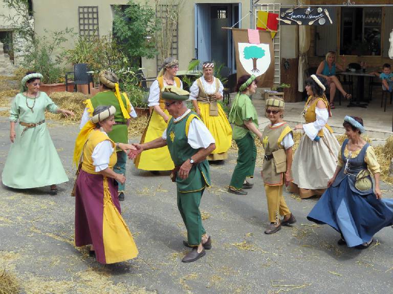 Medeltida festival i Saint-Maximin, Frankrike, Languedoc-Roussillon (25 juni 2016
)